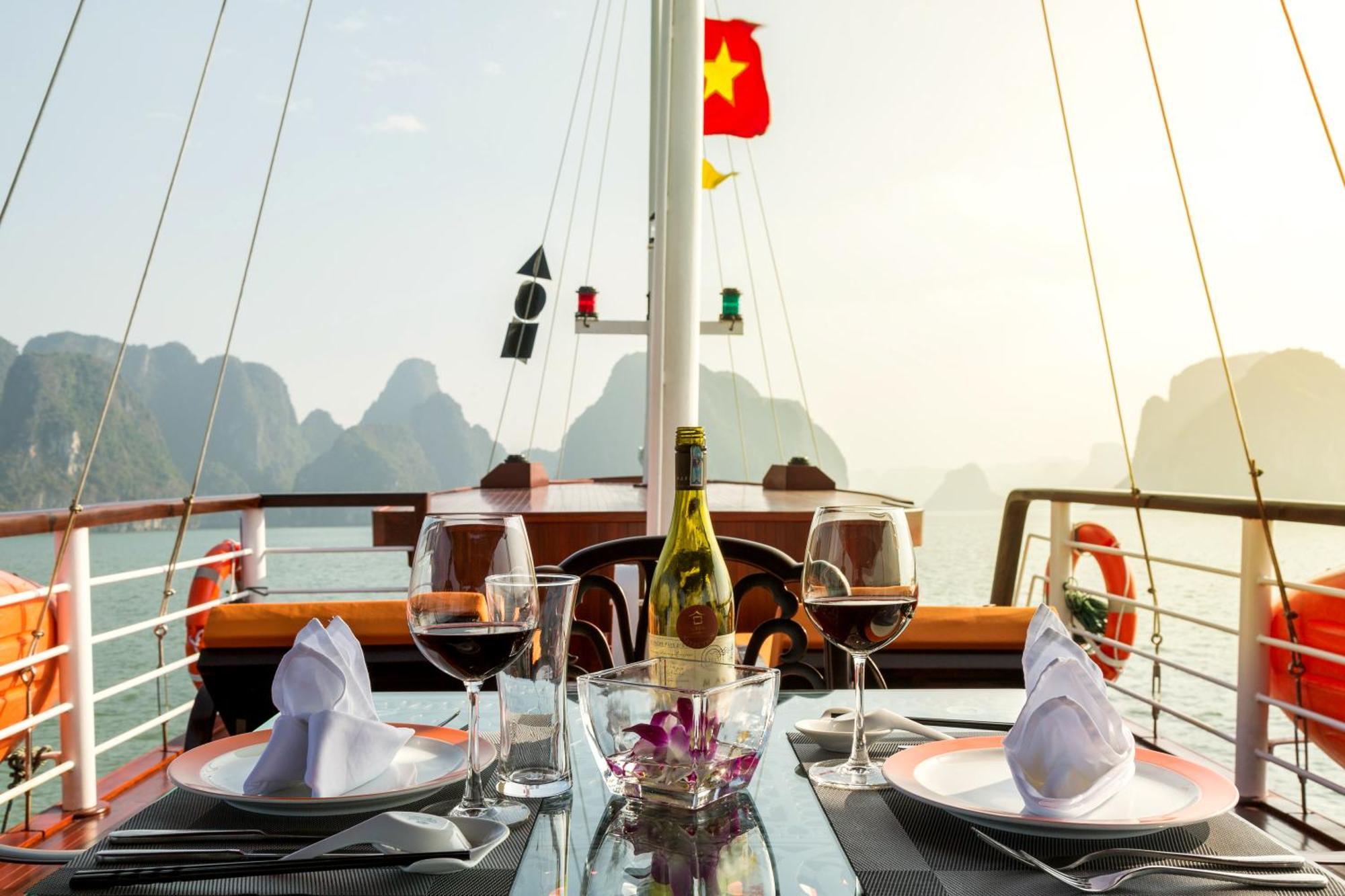 Emeraude Classic Cruises Ha Long Esterno foto